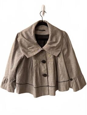Development Women's Gray Wool Blend Button-Up Jacket with Wide Collar and Pleat-